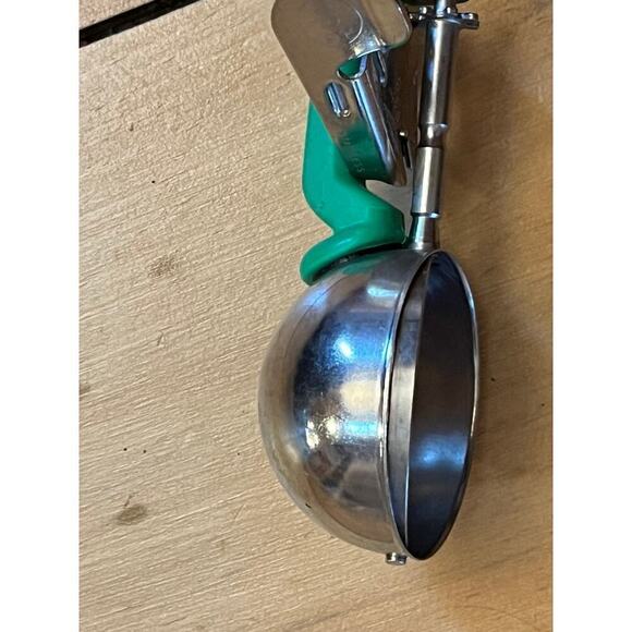 Vintage Volrath Sheboygan Ice Cream Scoop. USA. Green. Stainless. Kitchen - Picture 4 of 8